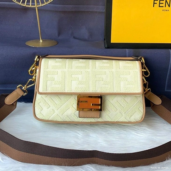 Vintage HOT FF Apricot Canvas Bag Fendi Motif Medium In Baguette 0814